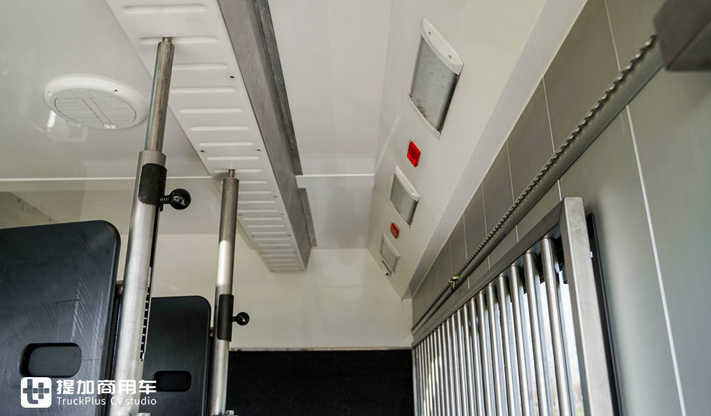 属于“人”和“马”的豪华房车,带您见识一辆奔驰Antos底盘打造的豪华运马车 - 第33张 - 提加商用车网 属于“人”和“马”的豪华房车,带您见识一辆奔驰Antos底盘打造的豪华运马车 - 第33张