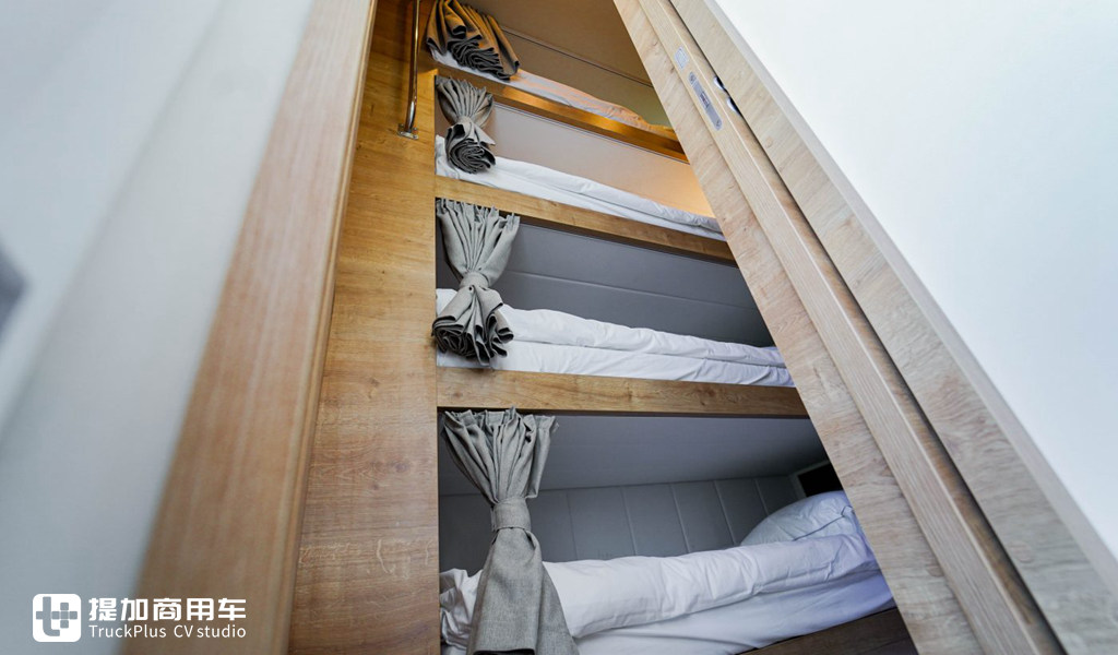 属于“人”和“马”的豪华房车,带您见识一辆奔驰Antos底盘打造的豪华运马车 - 第26张 - 提加商用车网 属于“人”和“马”的豪华房车,带您见识一辆奔驰Antos底盘打造的豪华运马车 - 第26张