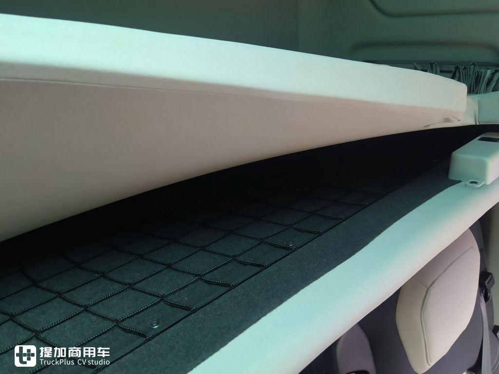 波兰媒体评测福特F-MAX牵引车,带你看看欧洲卡车第八强的真正实力 - 第13张 - 提加商用车网 波兰媒体评测福特F-MAX牵引车,带你看看欧洲卡车第八强的真正实力 - 第13张