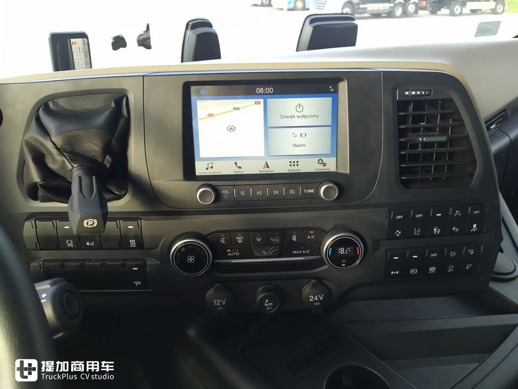 波兰媒体评测福特F-MAX牵引车,带你看看欧洲卡车第八强的真正实力 - 第19张 - 提加商用车网 波兰媒体评测福特F-MAX牵引车,带你看看欧洲卡车第八强的真正实力 - 第19张