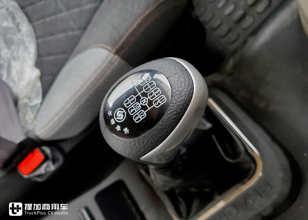 400马力潍柴,内饰升级的真实用,陕汽德龙M3000S危运之星国六牵引车实拍 - 第10张 - 提加商用车网 400马力潍柴,内饰升级的真实用,陕汽德龙M3000S危运之星国六牵引车实拍 - 第10张
