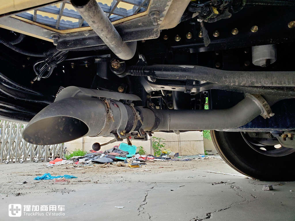 400马力潍柴,内饰升级的真实用,陕汽德龙M3000S危运之星国六牵引车实拍 - 第13张 - 提加商用车网 400马力潍柴,内饰升级的真实用,陕汽德龙M3000S危运之星国六牵引车实拍 - 第13张