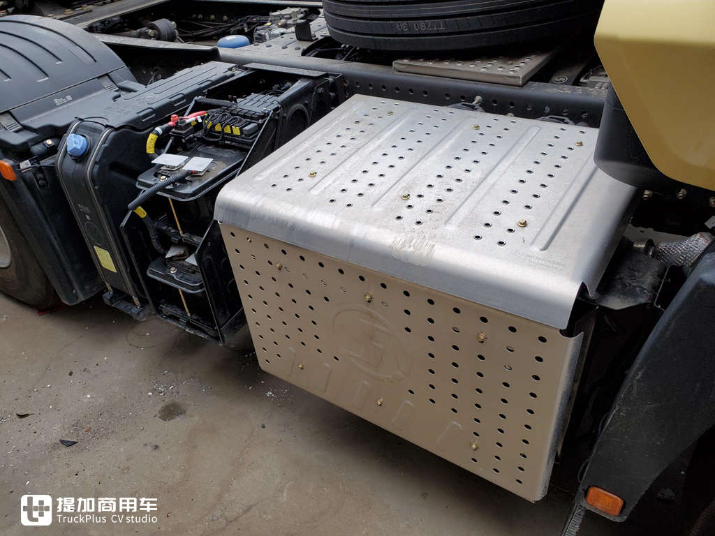 400马力潍柴,内饰升级的真实用,陕汽德龙M3000S危运之星国六牵引车实拍 - 第15张 - 提加商用车网 400马力潍柴,内饰升级的真实用,陕汽德龙M3000S危运之星国六牵引车实拍 - 第15张