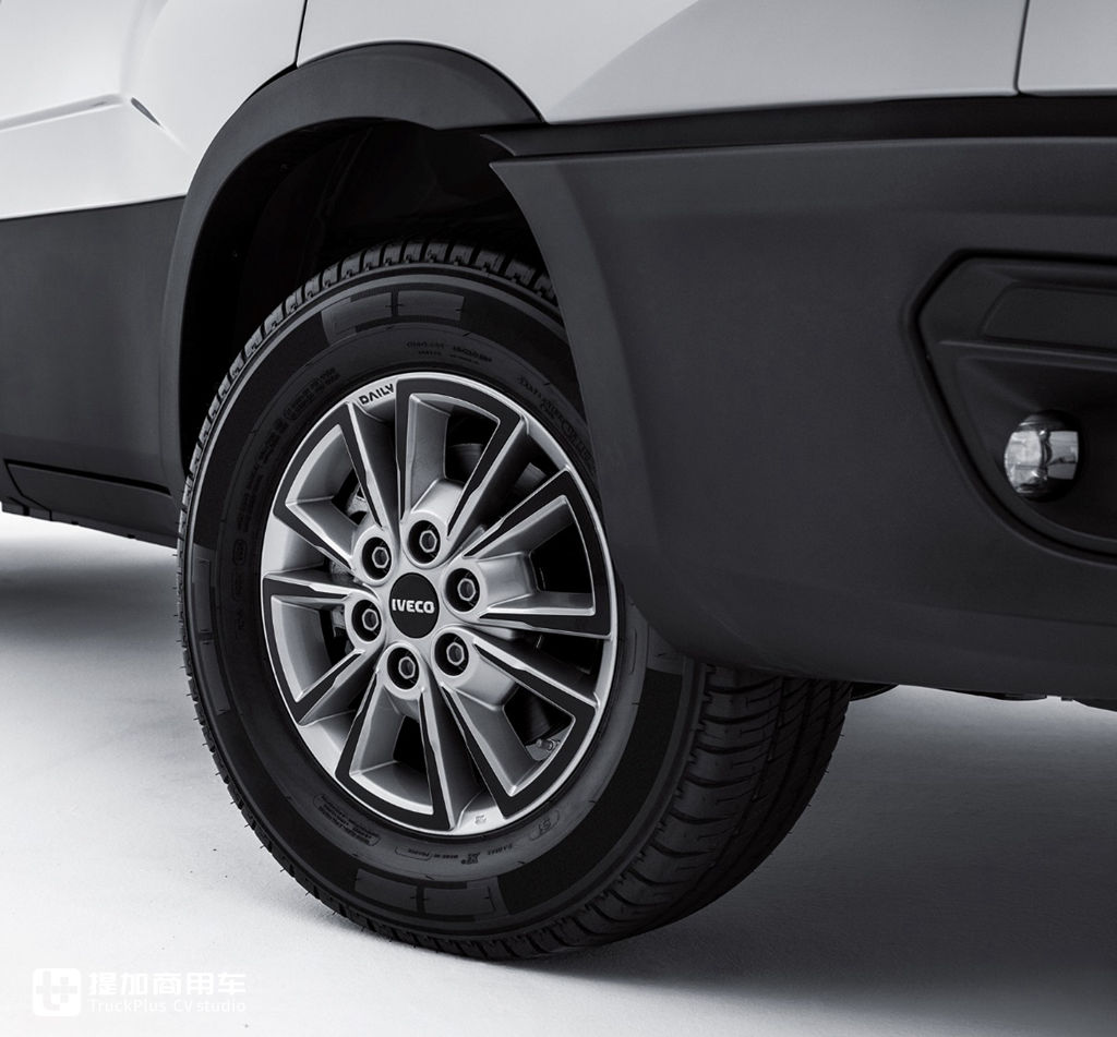依维柯发布新一代Daily轻型商用车和小改款S-WAY牵引车,带您看看都有哪些升级改进 - 第4张 - 提加商用车网 依维柯发布新一代Daily轻型商用车和小改款S-WAY牵引车,带您看看都有哪些升级改进 - 第4张