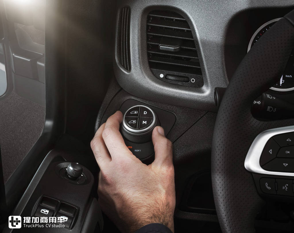 依维柯发布新一代Daily轻型商用车和小改款S-WAY牵引车,带您看看都有哪些升级改进 - 第6张 - 提加商用车网 依维柯发布新一代Daily轻型商用车和小改款S-WAY牵引车,带您看看都有哪些升级改进 - 第6张