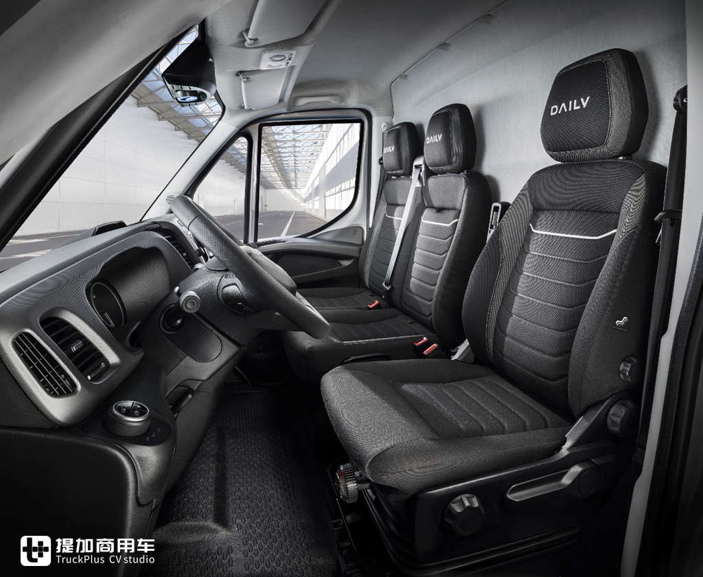 依维柯发布新一代Daily轻型商用车和小改款S-WAY牵引车,带您看看都有哪些升级改进 - 第7张 - 提加商用车网 依维柯发布新一代Daily轻型商用车和小改款S-WAY牵引车,带您看看都有哪些升级改进 - 第7张