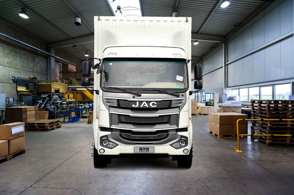 比想象中更大！揭秘10米货厢的格尔发A5L大单桥快递车多能“装” - 第1张