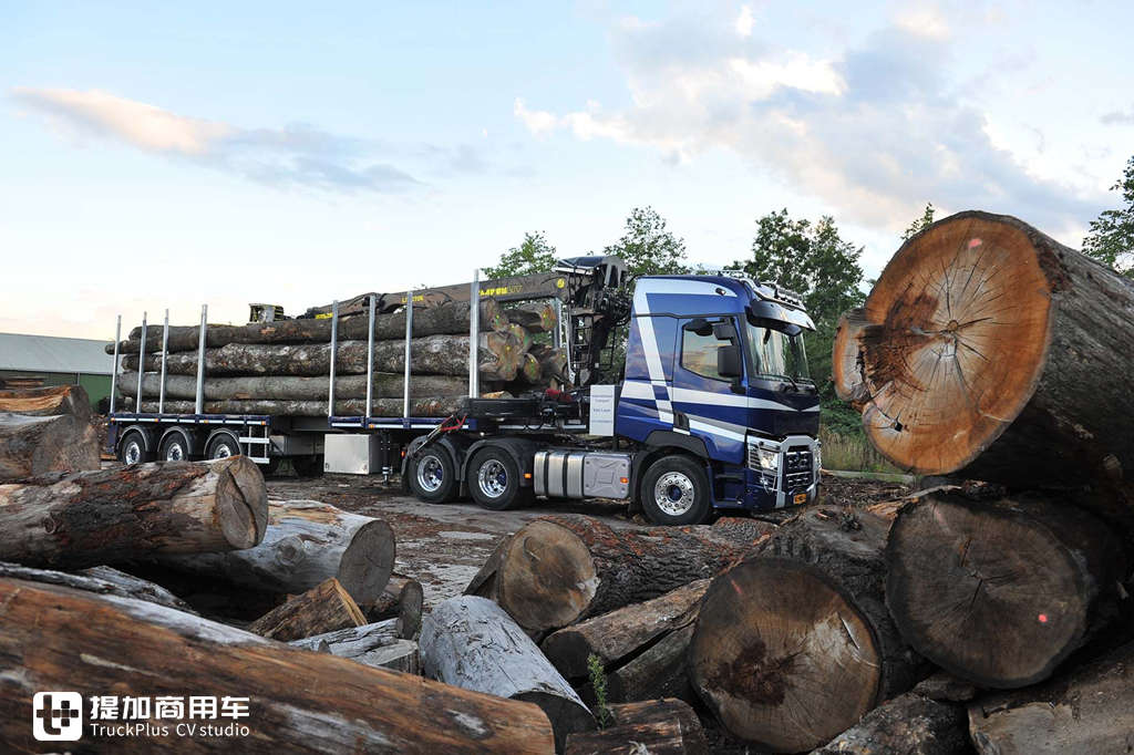 国内几乎见不到的卡车,专为运原木打造,这台雷诺C520配置真独特 - 第2张 - 提加商用车网 国内几乎见不到的卡车,专为运原木打造,这台雷诺C520配置真独特 - 第2张