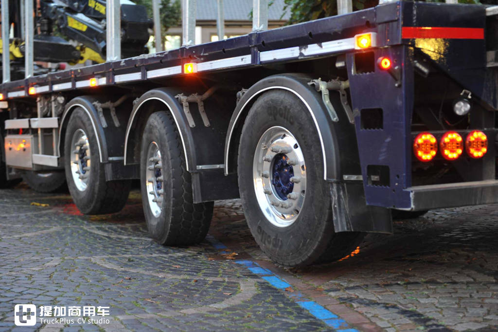 国内几乎见不到的卡车,专为运原木打造,这台雷诺C520配置真独特 - 第3张 - 提加商用车网 国内几乎见不到的卡车,专为运原木打造,这台雷诺C520配置真独特 - 第3张