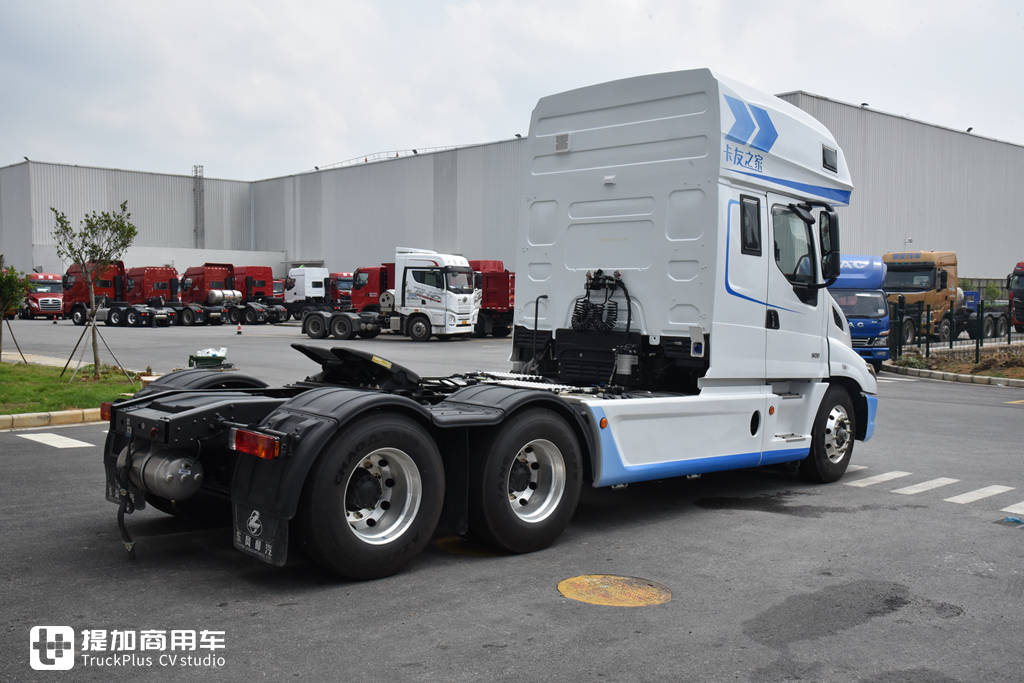 国内首款卧铺在车顶的卡车?还有一系列房车化配置,乘龙T7C生活舱牵引车实拍 - 第9张 - 提加商用车网 国内首款卧铺在车顶的卡车?还有一系列房车化配置,乘龙T7C生活舱牵引车实拍 - 第9张
