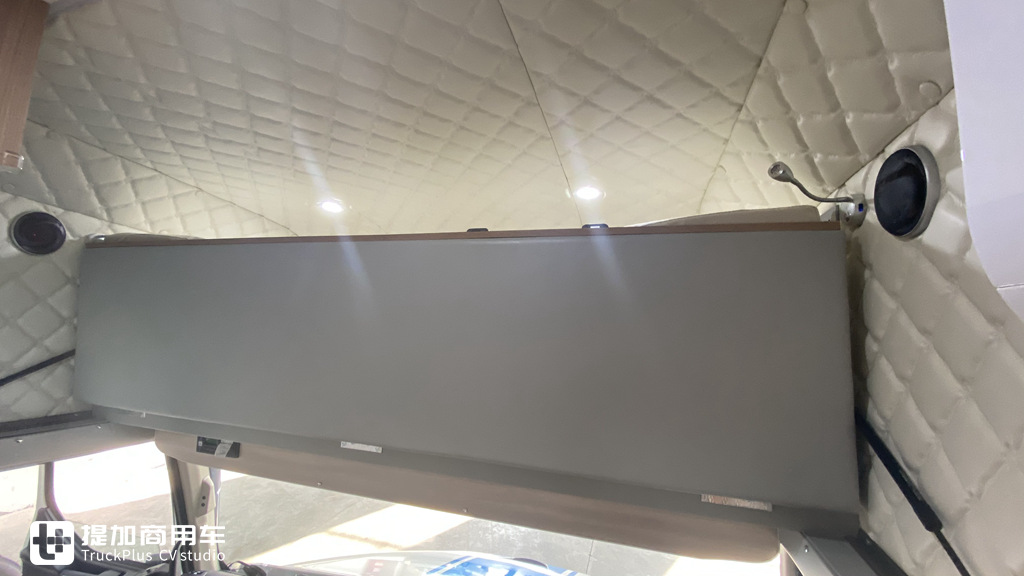 国内首款卧铺在车顶的卡车?还有一系列房车化配置,乘龙T7C生活舱牵引车实拍 - 第30张 - 提加商用车网 国内首款卧铺在车顶的卡车?还有一系列房车化配置,乘龙T7C生活舱牵引车实拍 - 第30张