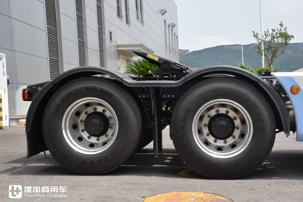 国内首款卧铺在车顶的卡车?还有一系列房车化配置,乘龙T7C生活舱牵引车实拍 - 第11张 - 提加商用车网 国内首款卧铺在车顶的卡车?还有一系列房车化配置,乘龙T7C生活舱牵引车实拍 - 第11张