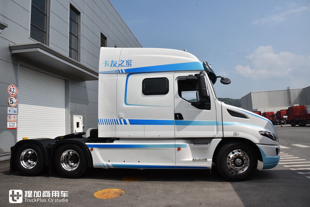 驾驶室加长75厘米,房车化配置的美式长头卡车来了,乘龙T7L智慧+房车实拍 - 第5张 - 提加商用车网 驾驶室加长75厘米,房车化配置的美式长头卡车来了,乘龙T7L智慧+房车实拍 - 第5张