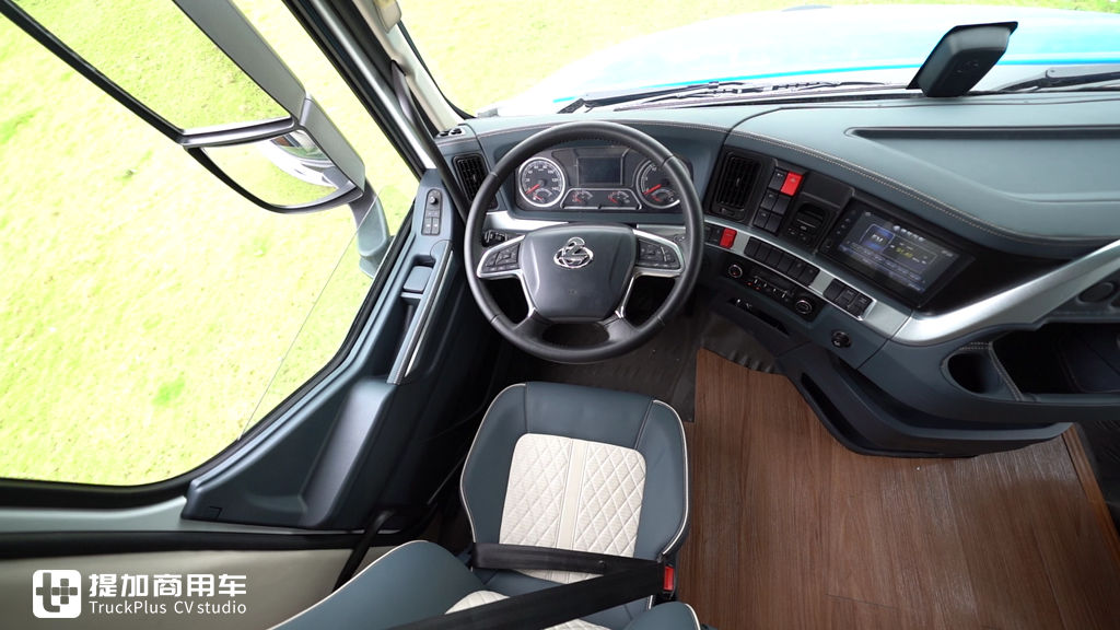 驾驶室加长75厘米,房车化配置的美式长头卡车来了,乘龙T7L智慧+房车实拍 - 第11张 - 提加商用车网 驾驶室加长75厘米,房车化配置的美式长头卡车来了,乘龙T7L智慧+房车实拍 - 第11张