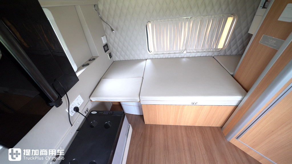 驾驶室加长75厘米,房车化配置的美式长头卡车来了,乘龙T7L智慧+房车实拍 - 第14张 - 提加商用车网 驾驶室加长75厘米,房车化配置的美式长头卡车来了,乘龙T7L智慧+房车实拍 - 第14张