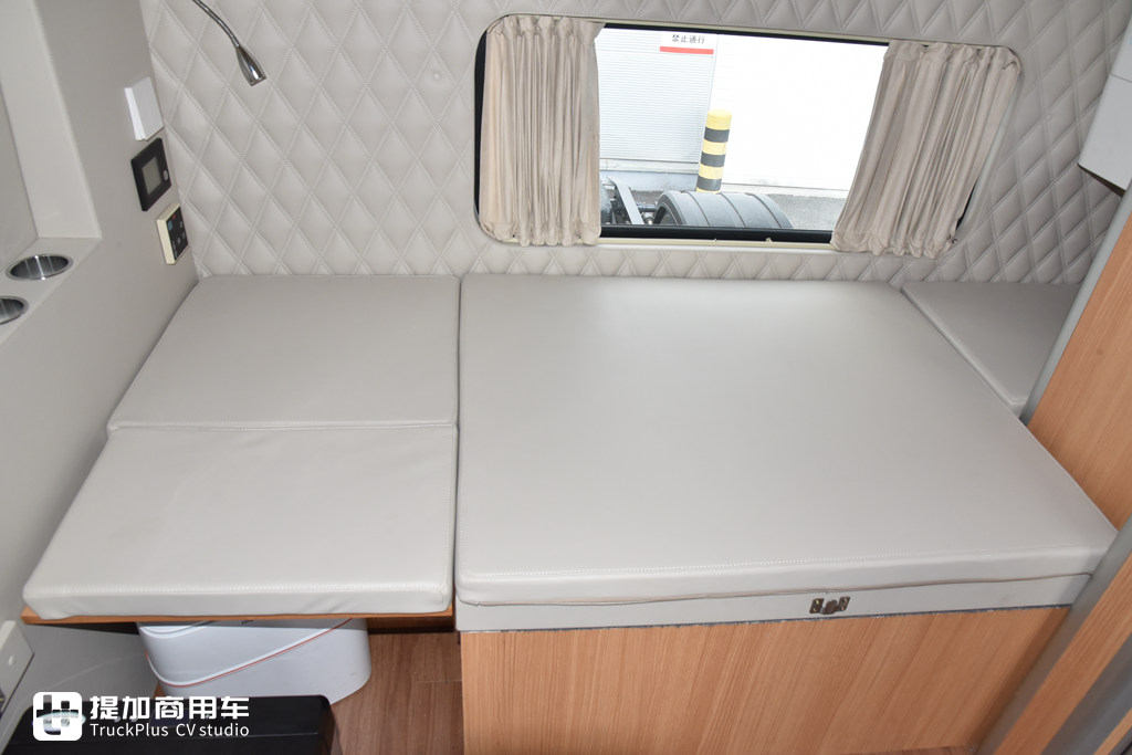 驾驶室加长75厘米,房车化配置的美式长头卡车来了,乘龙T7L智慧+房车实拍 - 第15张 - 提加商用车网 驾驶室加长75厘米,房车化配置的美式长头卡车来了,乘龙T7L智慧+房车实拍 - 第15张