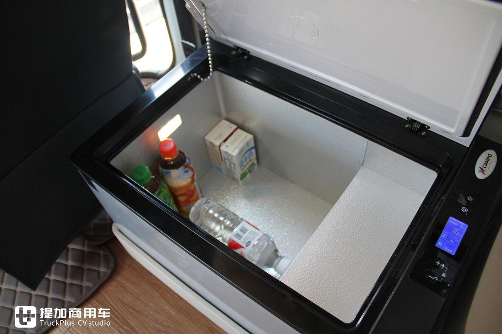 驾驶室加长75厘米,房车化配置的美式长头卡车来了,乘龙T7L智慧+房车实拍 - 第17张 - 提加商用车网 驾驶室加长75厘米,房车化配置的美式长头卡车来了,乘龙T7L智慧+房车实拍 - 第17张