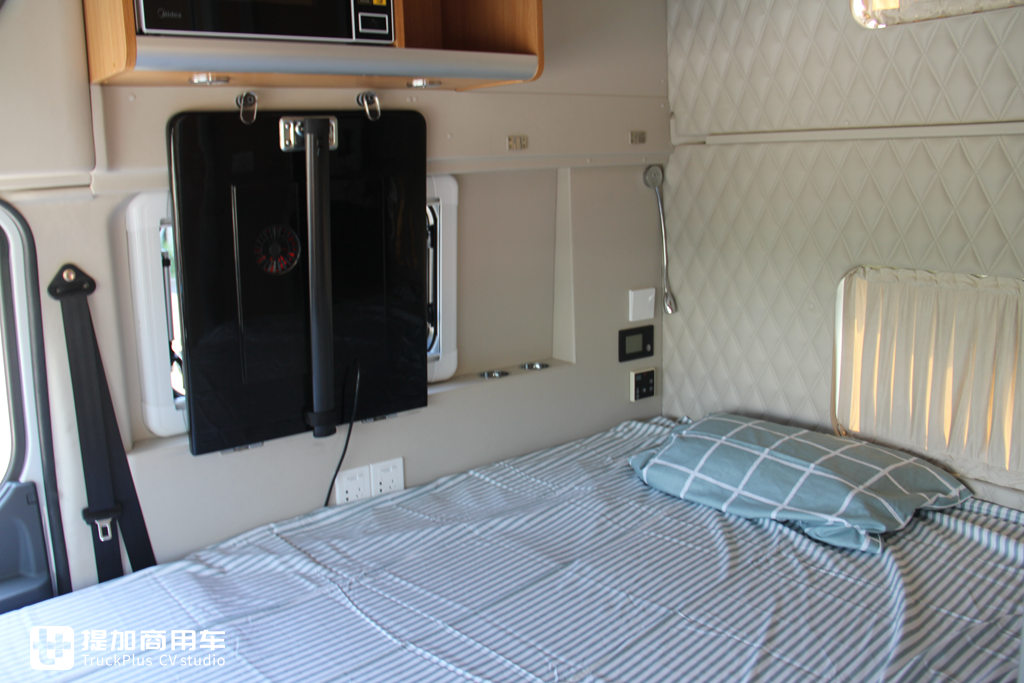 驾驶室加长75厘米,房车化配置的美式长头卡车来了,乘龙T7L智慧+房车实拍 - 第22张 - 提加商用车网 驾驶室加长75厘米,房车化配置的美式长头卡车来了,乘龙T7L智慧+房车实拍 - 第22张