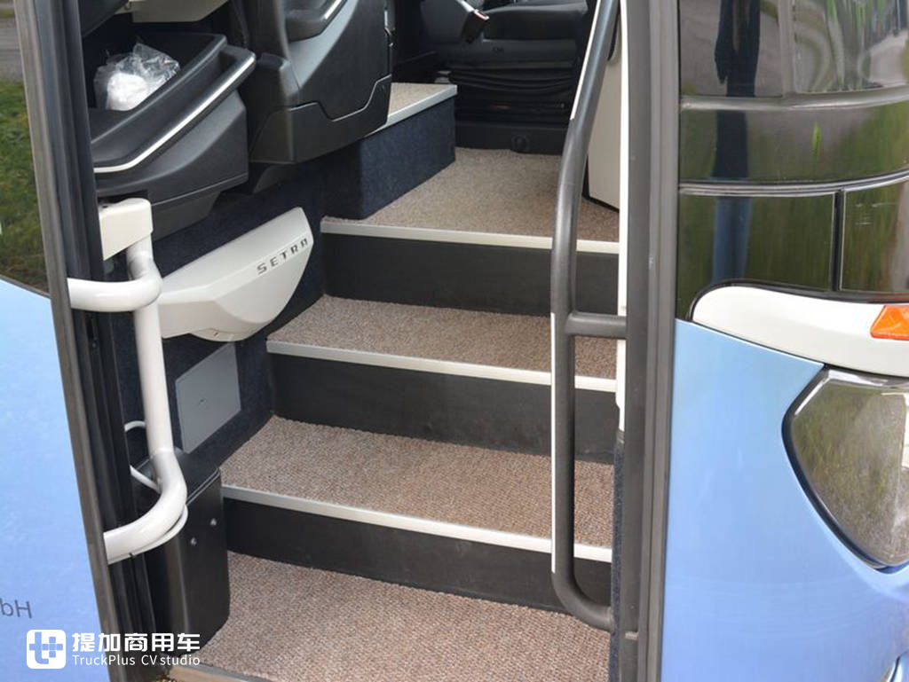 SETRA量产的最小规格客车,S511HD原来也可以这么舒适高端 - 第9张 - 提加商用车网 SETRA量产的最小规格客车,S511HD原来也可以这么舒适高端 - 第9张