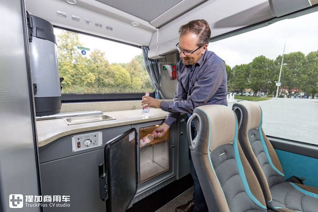 SETRA量产的最小规格客车,S511HD原来也可以这么舒适高端 - 第15张 - 提加商用车网 SETRA量产的最小规格客车,S511HD原来也可以这么舒适高端 - 第15张
