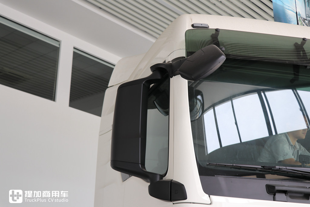 这是国内销售的新一代曼恩TGX牵引车顶配车型?这配置卖80多万,优势明显! - 第3张 - 提加商用车网 这是国内销售的新一代曼恩TGX牵引车顶配车型?这配置卖80多万,优势明显! - 第3张