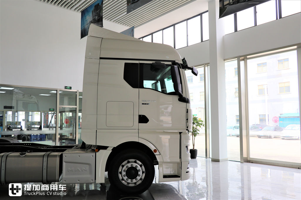 这是国内销售的新一代曼恩TGX牵引车顶配车型?这配置卖80多万,优势明显! - 第8张 - 提加商用车网 这是国内销售的新一代曼恩TGX牵引车顶配车型?这配置卖80多万,优势明显! - 第8张