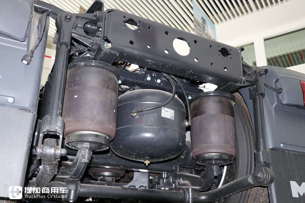 这是国内销售的新一代曼恩TGX牵引车顶配车型?这配置卖80多万,优势明显! - 第28张 - 提加商用车网 这是国内销售的新一代曼恩TGX牵引车顶配车型?这配置卖80多万,优势明显! - 第28张