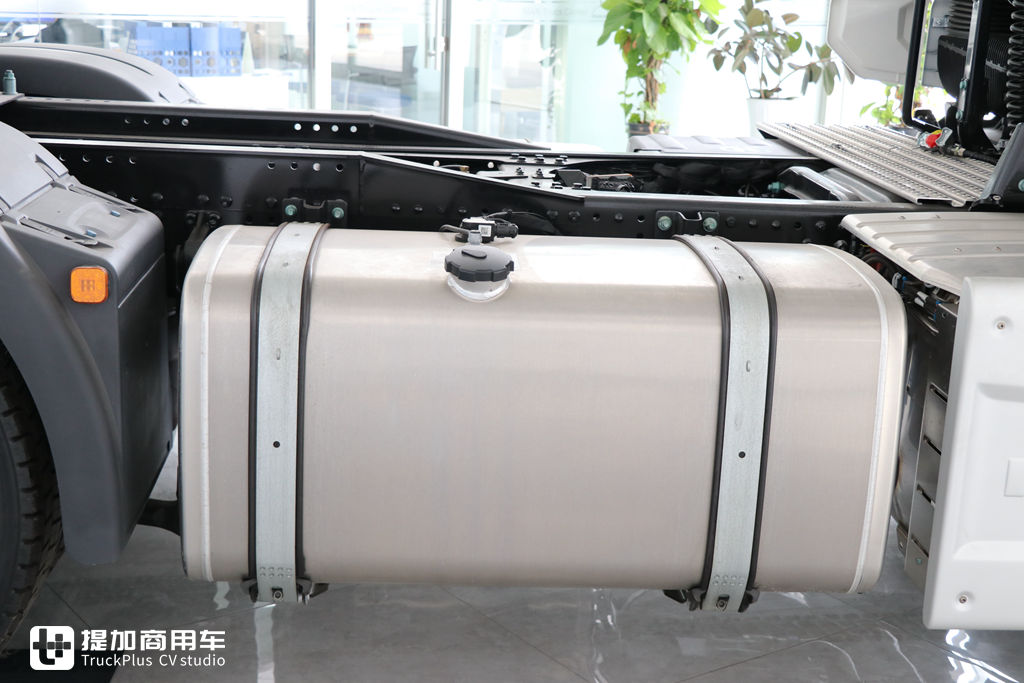 这是国内销售的新一代曼恩TGX牵引车顶配车型?这配置卖80多万,优势明显! - 第30张 - 提加商用车网 这是国内销售的新一代曼恩TGX牵引车顶配车型?这配置卖80多万,优势明显! - 第30张