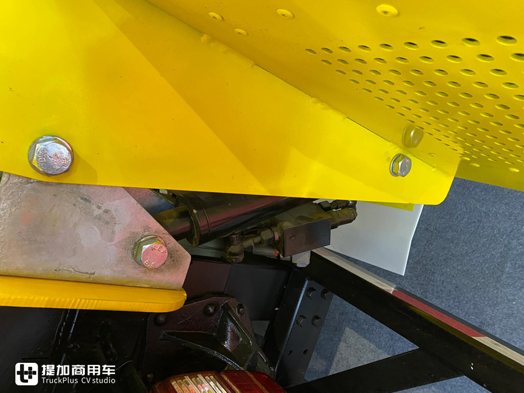 荷兰进口防撞模块,江铃凯运底盘,带您见识一款徐工打造的防撞缓冲车 - 第14张 - 提加商用车网 荷兰进口防撞模块,江铃凯运底盘,带您见识一款徐工打造的防撞缓冲车 - 第14张