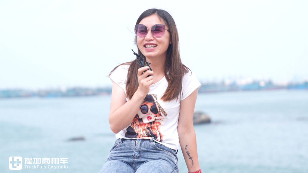 赵莲莲:斯堪尼亚卡车,是给女性卡车司机最好的“礼物” - 第3张 - 提加商用车网 赵莲莲:斯堪尼亚卡车,是给女性卡车司机最好的“礼物” - 第3张