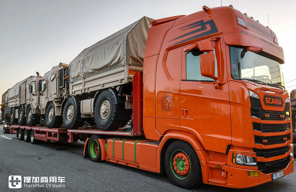 新时代的太脱拉魅力依旧,6X6驱动,带您见识一辆太脱拉T815军用卡车 - 第2张 - 提加商用车网 新时代的太脱拉魅力依旧,6X6驱动,带您见识一辆太脱拉T815军用卡车 - 第2张