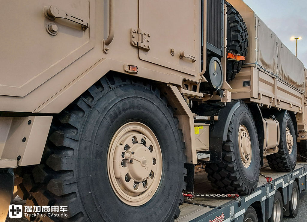 新时代的太脱拉魅力依旧,6X6驱动,带您见识一辆太脱拉T815军用卡车 - 第11张 - 提加商用车网 新时代的太脱拉魅力依旧,6X6驱动,带您见识一辆太脱拉T815军用卡车 - 第11张