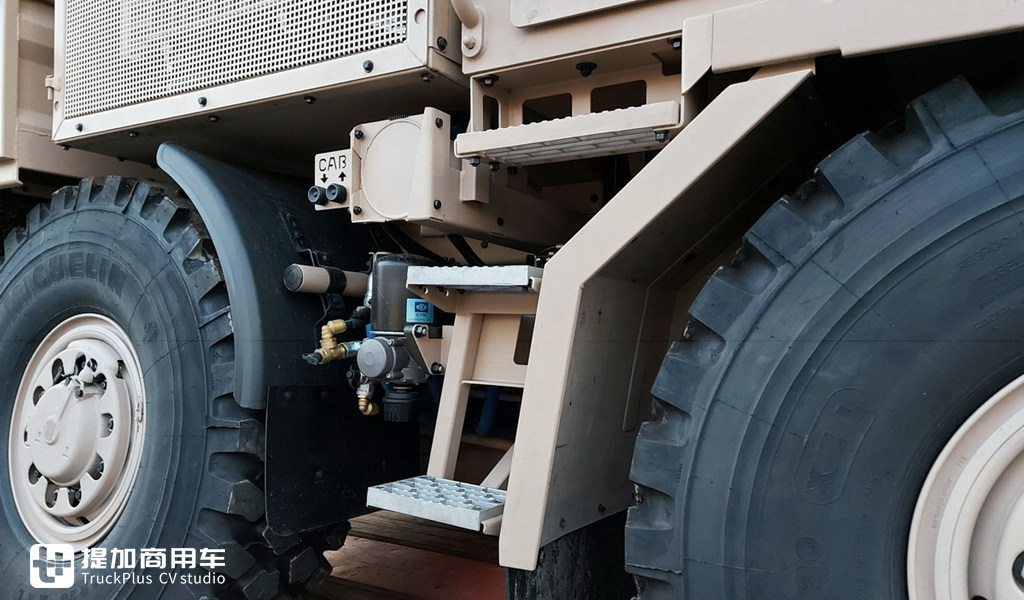 新时代的太脱拉魅力依旧,6X6驱动,带您见识一辆太脱拉T815军用卡车 - 第22张 - 提加商用车网 新时代的太脱拉魅力依旧,6X6驱动,带您见识一辆太脱拉T815军用卡车 - 第22张