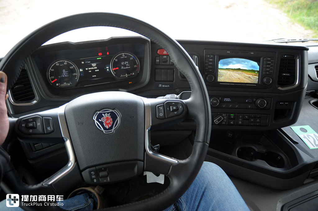 Bigtruck横评6款欧卡主流自卸车,先带您看看斯堪尼亚、奔驰和曼三强的较量 - 第6张 - 提加商用车网 Bigtruck横评6款欧卡主流自卸车,先带您看看斯堪尼亚、奔驰和曼三强的较量 - 第6张