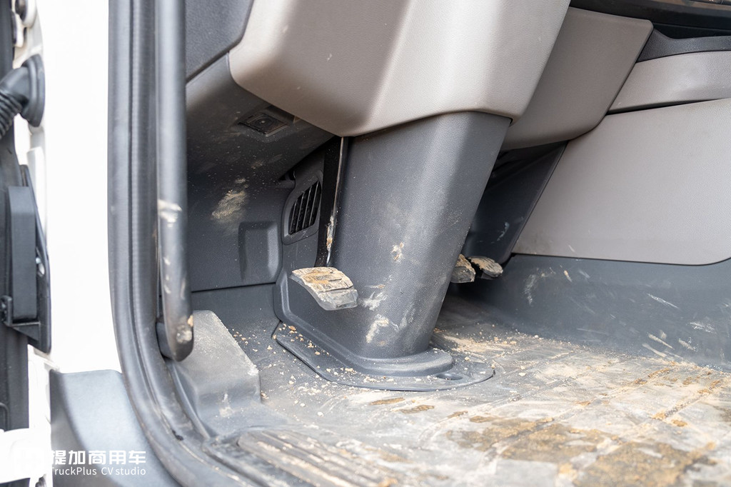 Bigtruck横评6款欧卡主流自卸车,先带您看看斯堪尼亚、奔驰和曼三强的较量 - 第8张 - 提加商用车网 Bigtruck横评6款欧卡主流自卸车,先带您看看斯堪尼亚、奔驰和曼三强的较量 - 第8张