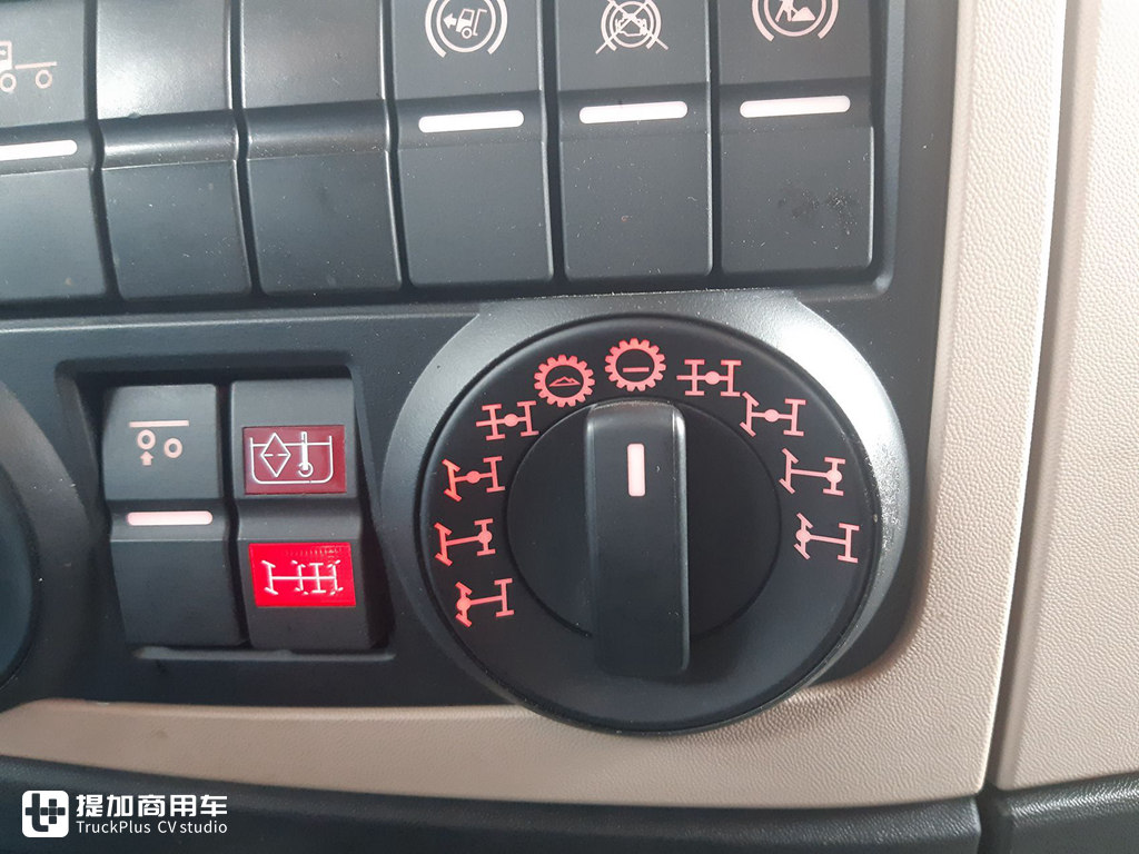 Bigtruck横评6款欧卡主流自卸车,先带您看看斯堪尼亚、奔驰和曼三强的较量 - 第20张 - 提加商用车网 Bigtruck横评6款欧卡主流自卸车,先带您看看斯堪尼亚、奔驰和曼三强的较量 - 第20张