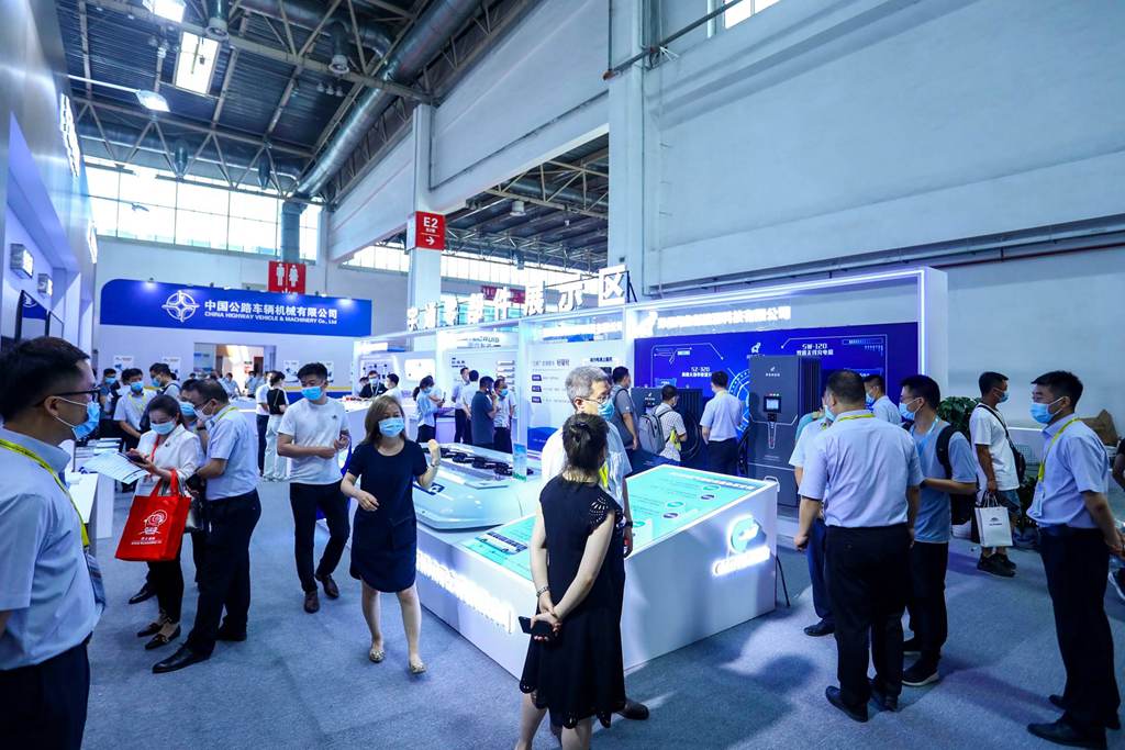 6米微循环小巴全国首发!宇通“智造”闪耀2021道路运输展 - 第2张 - 提加商用车网 6米微循环小巴全国首发!宇通“智造”闪耀2021道路运输展 - 第2张