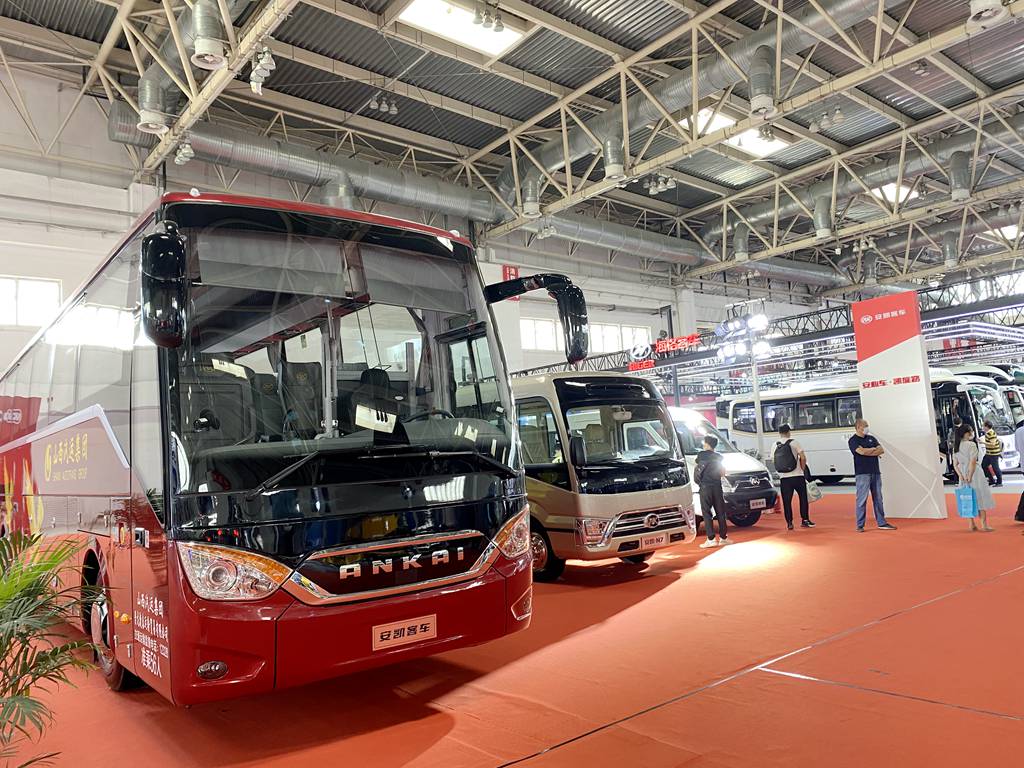 应需而生 随势而变 安凯携三款新品亮相2021道路运输车辆展 - 第1张 - 提加商用车网 应需而生 随势而变 安凯携三款新品亮相2021道路运输车辆展 - 第1张