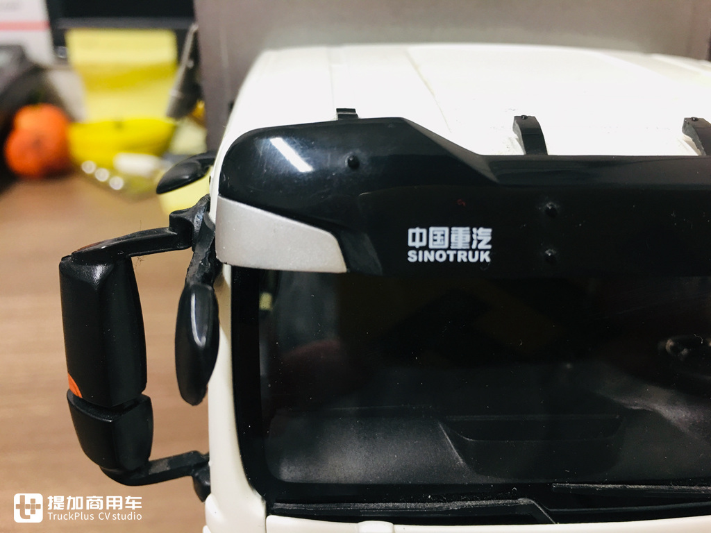 内饰细节做工优良,汕德卡C6G 6×4城市渣土车模型实拍 - 第6张 - 提加商用车网 内饰细节做工优良,汕德卡C6G 6×4城市渣土车模型实拍 - 第6张