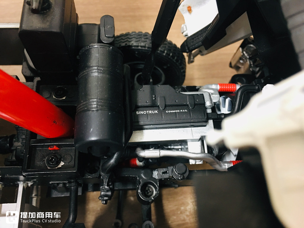 内饰细节做工优良,汕德卡C6G 6×4城市渣土车模型实拍 - 第27张 - 提加商用车网 内饰细节做工优良,汕德卡C6G 6×4城市渣土车模型实拍 - 第27张