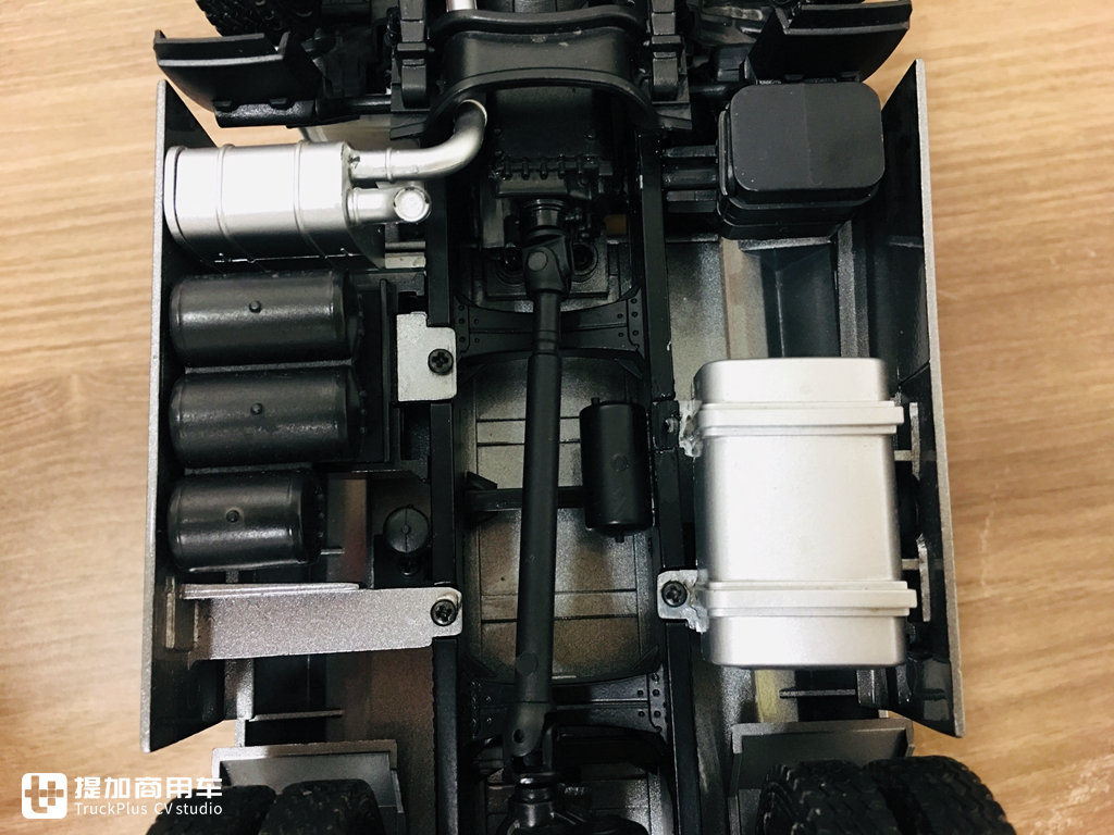 内饰细节做工优良,汕德卡C6G 6×4城市渣土车模型实拍 - 第38张 - 提加商用车网 内饰细节做工优良,汕德卡C6G 6×4城市渣土车模型实拍 - 第38张