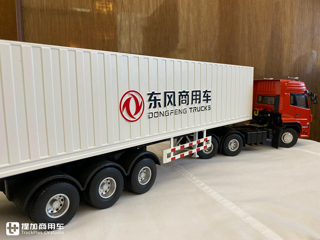 少见的1:32老款东风天龙模型实拍,已经停产多时,带您看看它的做工怎么样 - 第3张 - 提加商用车网 少见的1:32老款东风天龙模型实拍,已经停产多时,带您看看它的做工怎么样 - 第3张