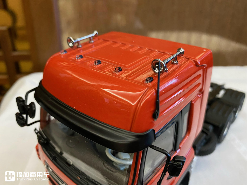 少见的1:32老款东风天龙模型实拍,已经停产多时,带您看看它的做工怎么样 - 第5张 - 提加商用车网 少见的1:32老款东风天龙模型实拍,已经停产多时,带您看看它的做工怎么样 - 第5张