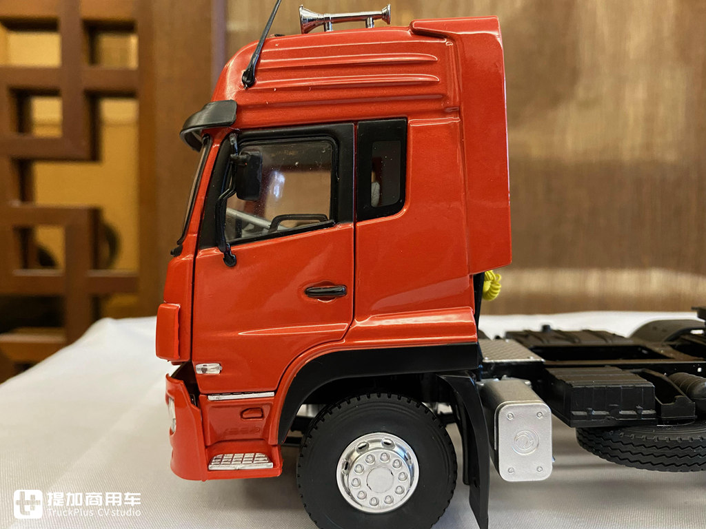 少见的1:32老款东风天龙模型实拍,已经停产多时,带您看看它的做工怎么样 - 第14张 - 提加商用车网 少见的1:32老款东风天龙模型实拍,已经停产多时,带您看看它的做工怎么样 - 第14张