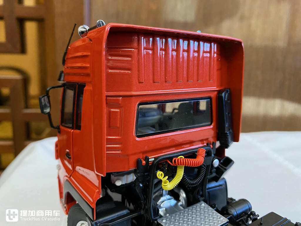 少见的1:32老款东风天龙模型实拍,已经停产多时,带您看看它的做工怎么样 - 第19张 - 提加商用车网 少见的1:32老款东风天龙模型实拍,已经停产多时,带您看看它的做工怎么样 - 第19张