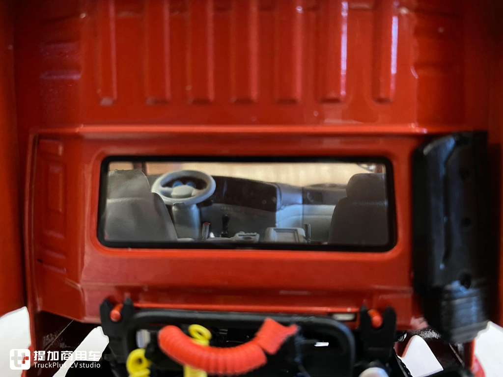 少见的1:32老款东风天龙模型实拍,已经停产多时,带您看看它的做工怎么样 - 第20张 - 提加商用车网 少见的1:32老款东风天龙模型实拍,已经停产多时,带您看看它的做工怎么样 - 第20张