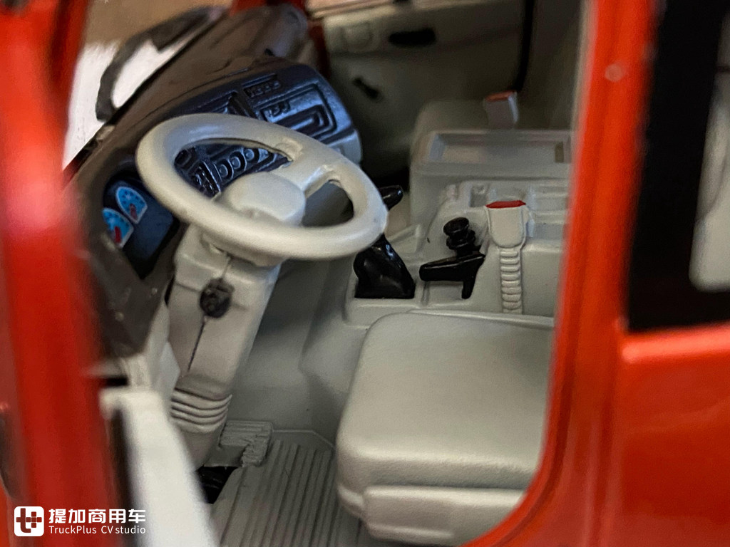 少见的1:32老款东风天龙模型实拍,已经停产多时,带您看看它的做工怎么样 - 第22张 - 提加商用车网 少见的1:32老款东风天龙模型实拍,已经停产多时,带您看看它的做工怎么样 - 第22张