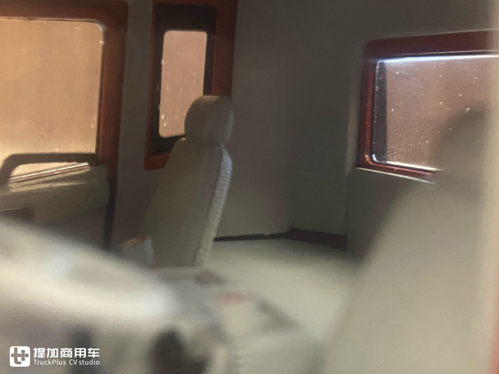 少见的1:32老款东风天龙模型实拍,已经停产多时,带您看看它的做工怎么样 - 第23张 - 提加商用车网 少见的1:32老款东风天龙模型实拍,已经停产多时,带您看看它的做工怎么样 - 第23张