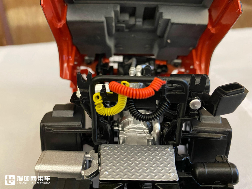 少见的1:32老款东风天龙模型实拍,已经停产多时,带您看看它的做工怎么样 - 第27张 - 提加商用车网 少见的1:32老款东风天龙模型实拍,已经停产多时,带您看看它的做工怎么样 - 第27张