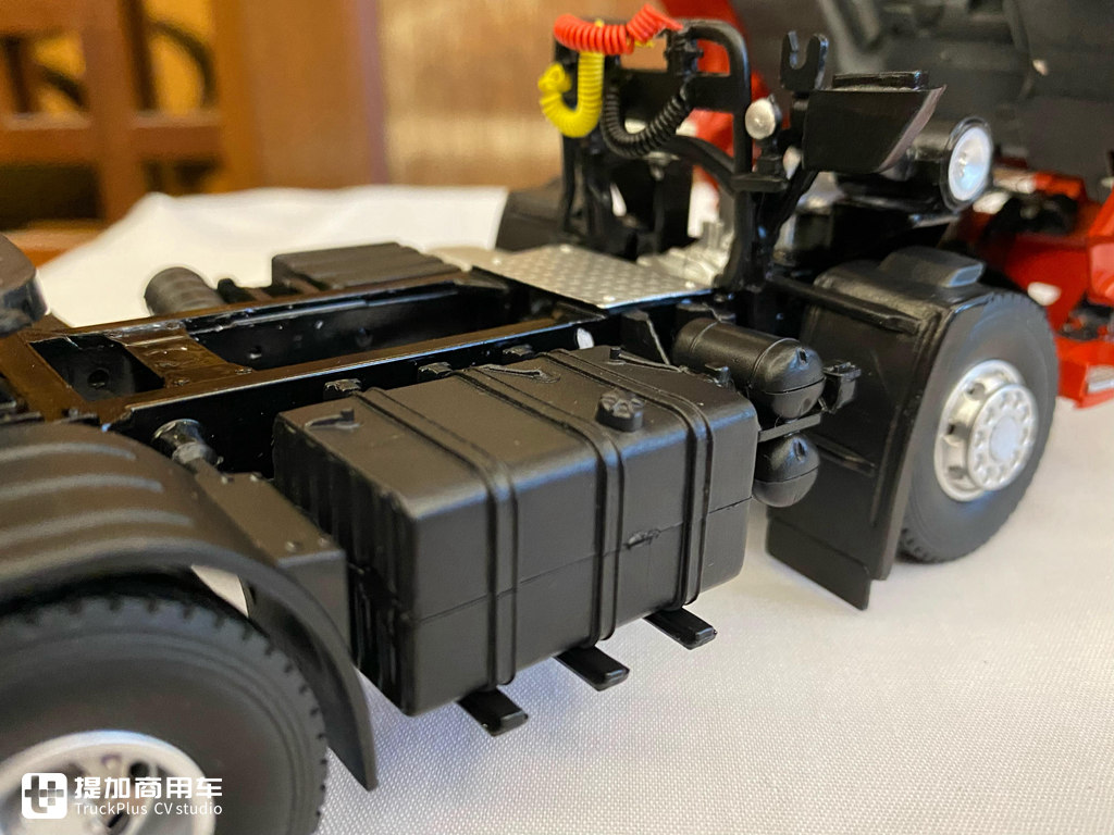 少见的1:32老款东风天龙模型实拍,已经停产多时,带您看看它的做工怎么样 - 第28张 - 提加商用车网 少见的1:32老款东风天龙模型实拍,已经停产多时,带您看看它的做工怎么样 - 第28张